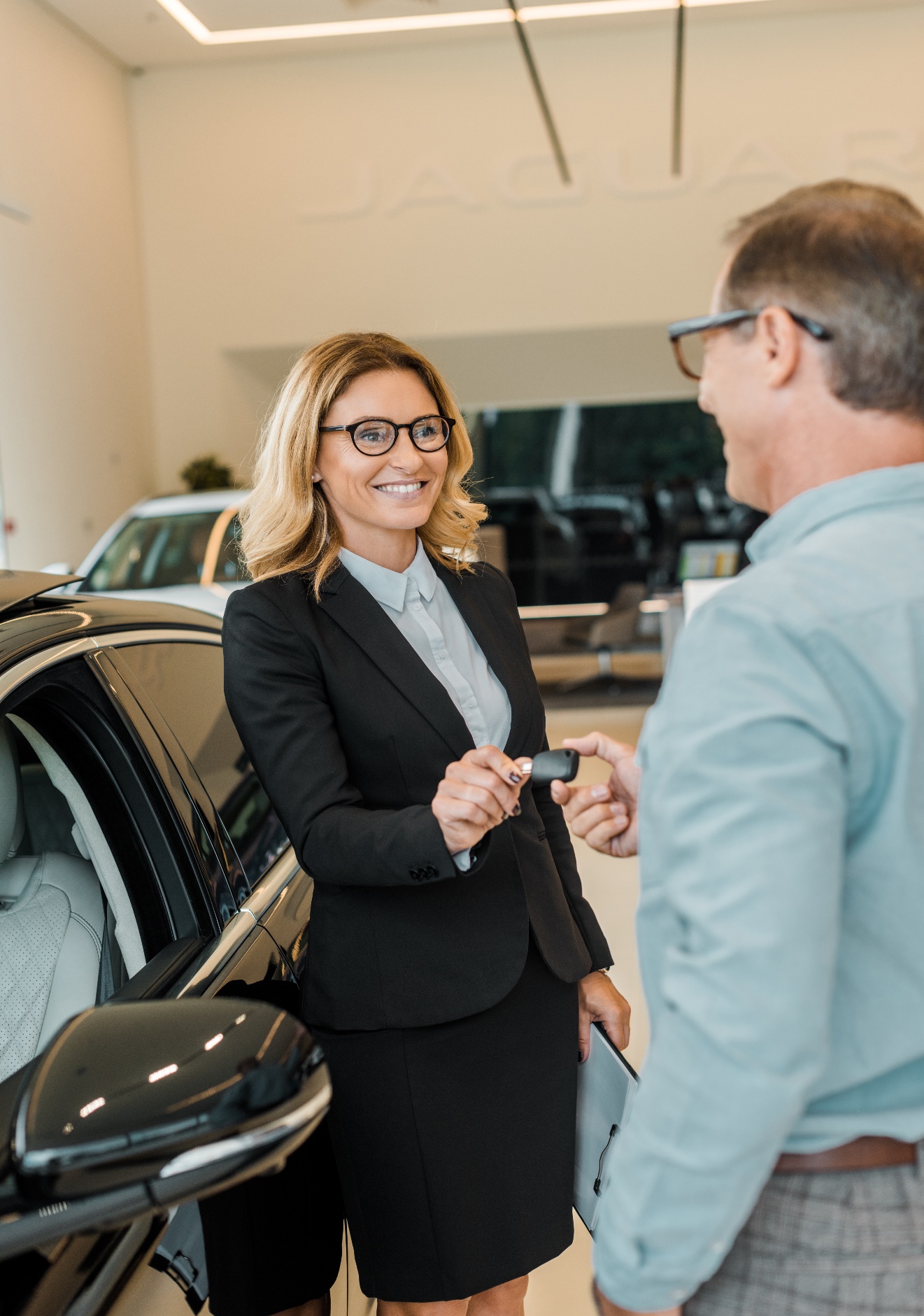 Know more about selling cars in UAE